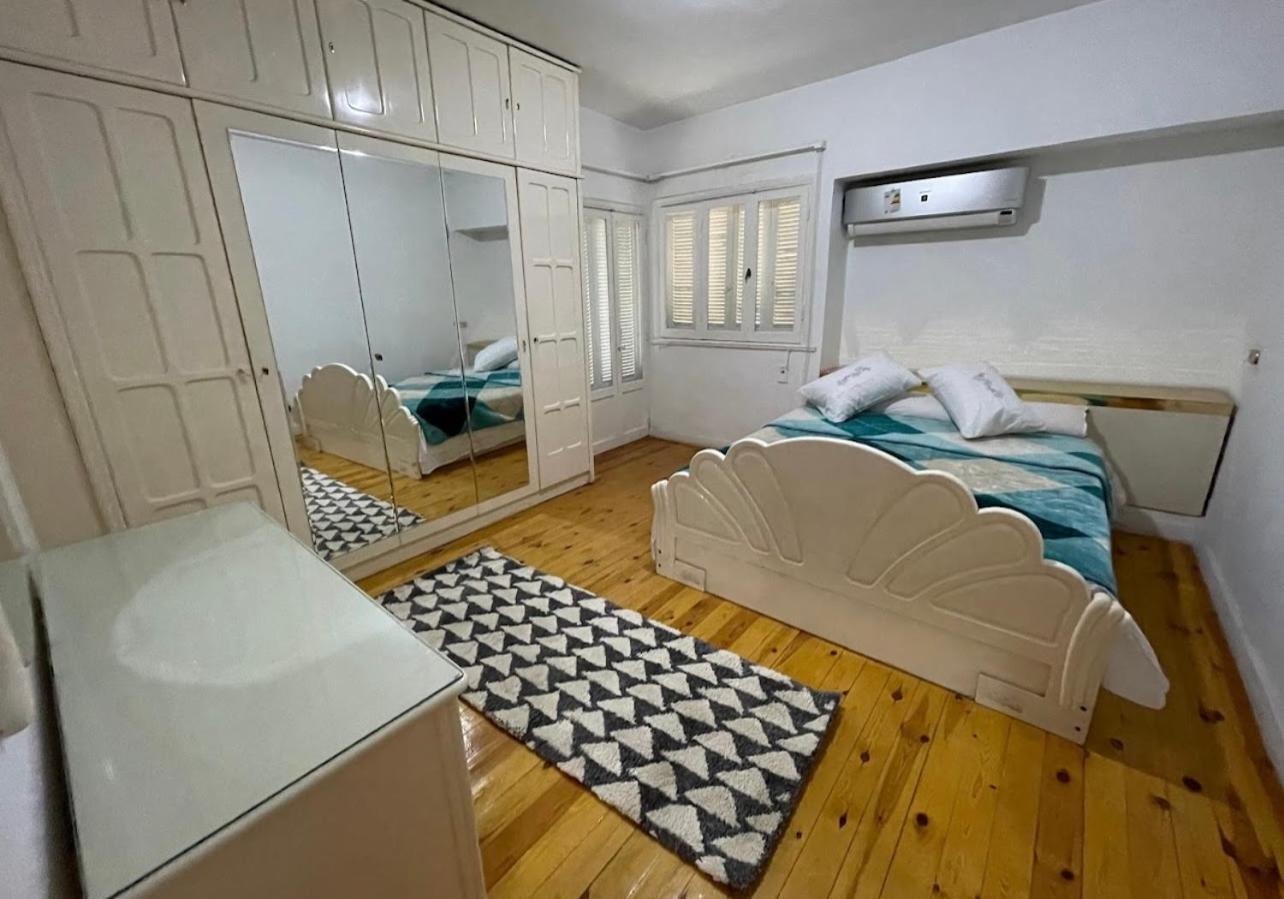 Modern Apartment *
